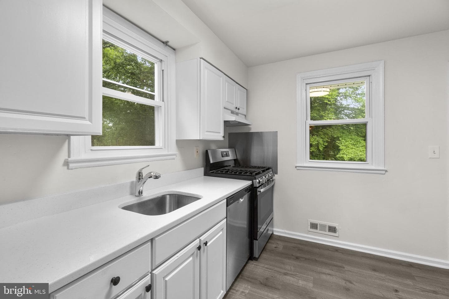 3658 Clifmar Road photo 18
