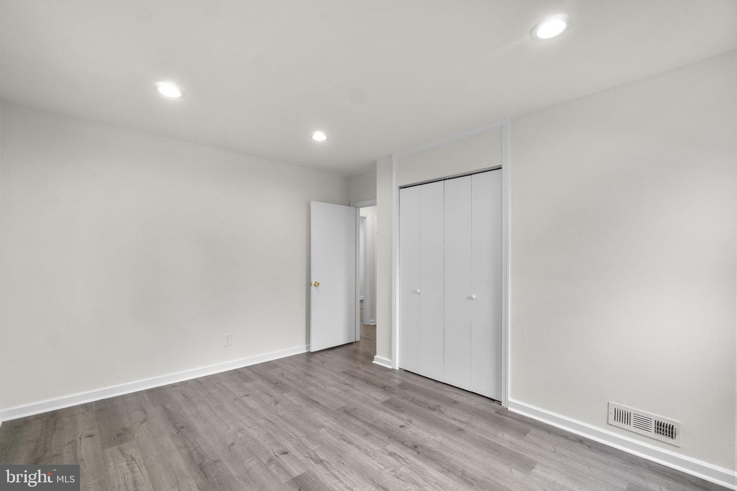 3658 Clifmar Road photo 24