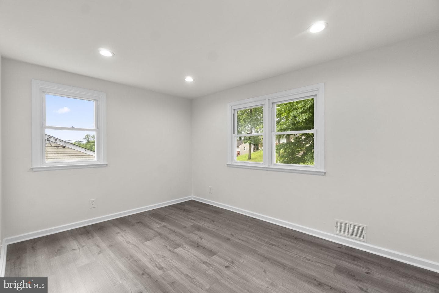 3658 Clifmar Road photo 7