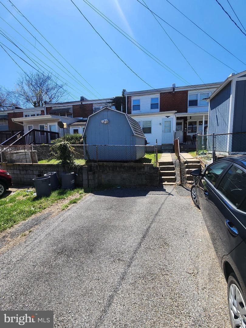 2760 Yarnall Road photo 3