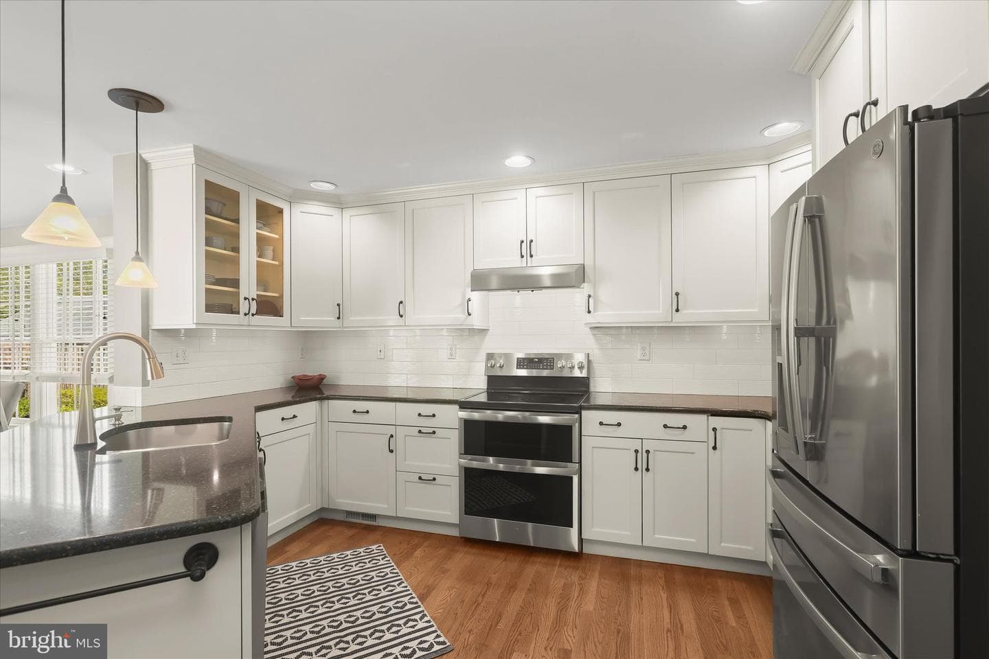 1504 Ivanhoe Avenue photo 19