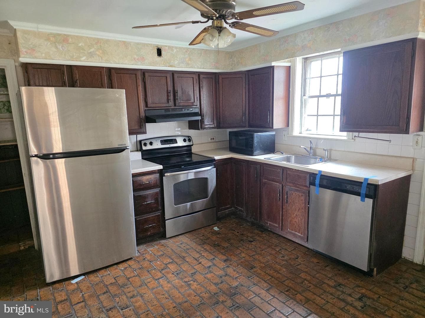 7512 Rocksham Drive photo 8