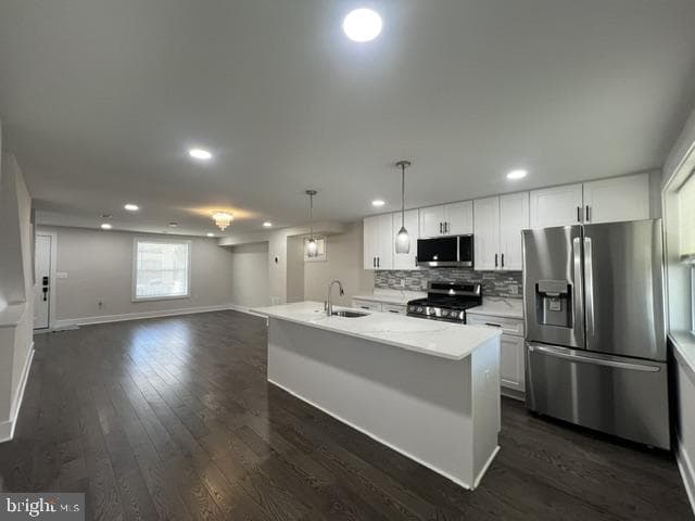 1010 Foxridge Lane photo 2