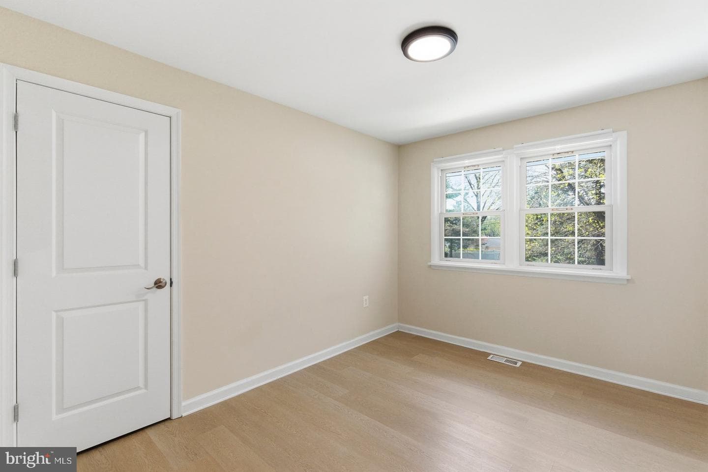 419 Sherwood Road photo 33