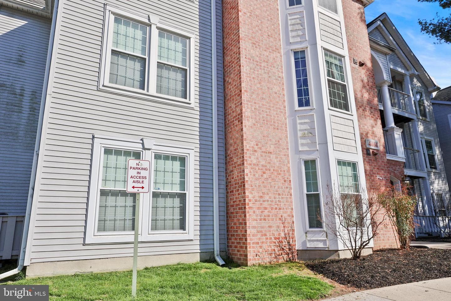 4404 Silverbrook Lane #e102 photo 32