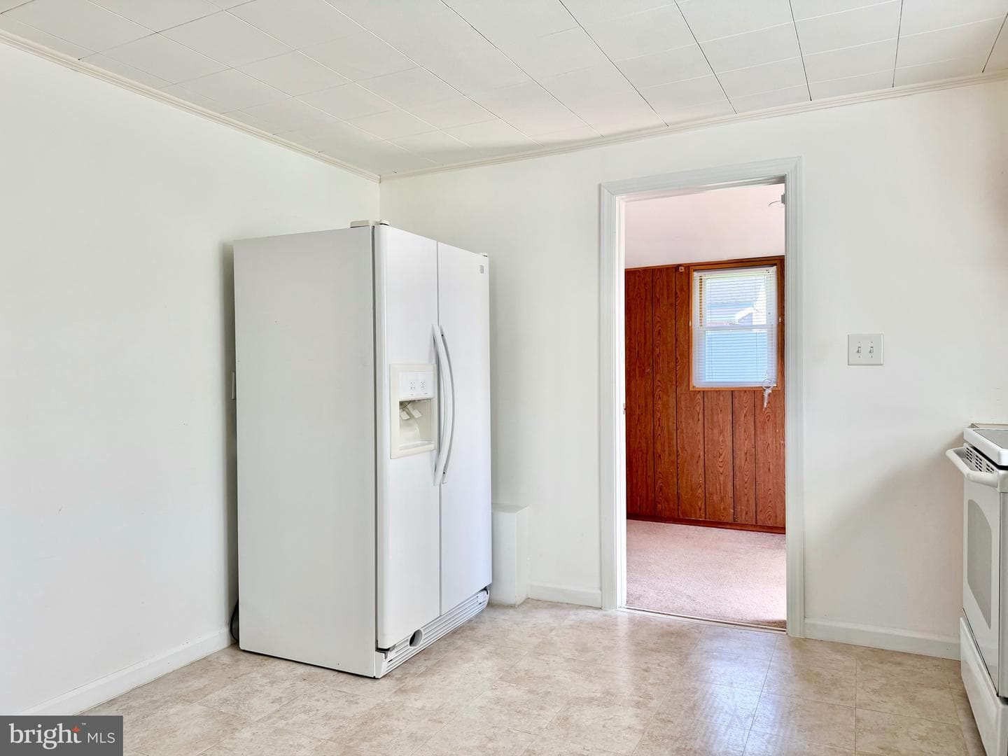 557 Compass Road photo 9