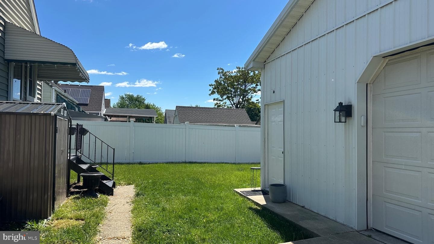89 Wise Avenue photo 32