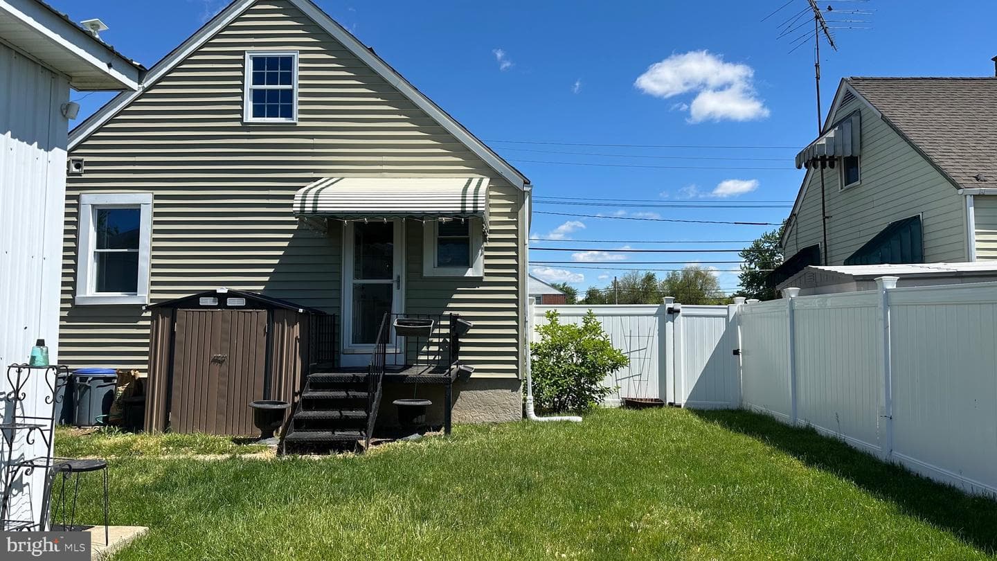 89 Wise Avenue photo 33