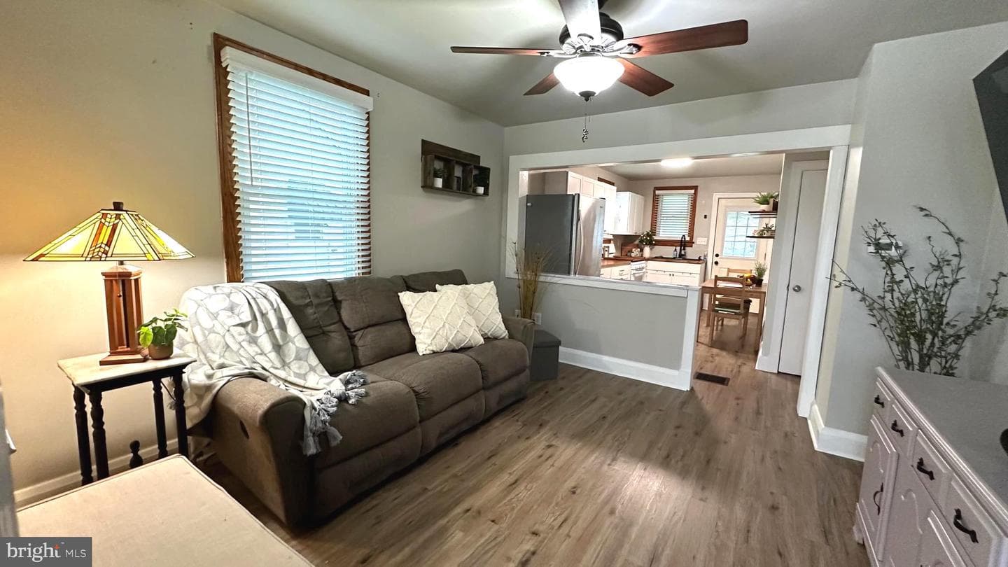 89 Wise Avenue photo 6