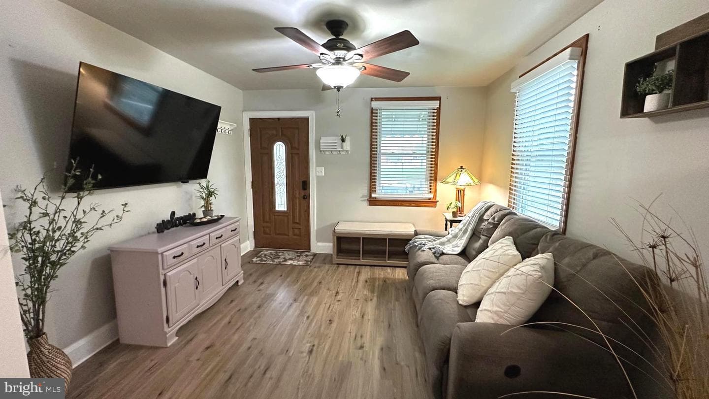 89 Wise Avenue photo 8
