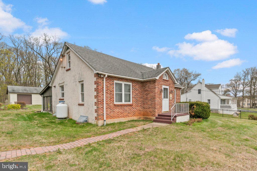 21119 Ridge Road photo 2