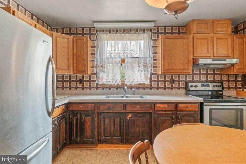 21119 Ridge Road photo 9