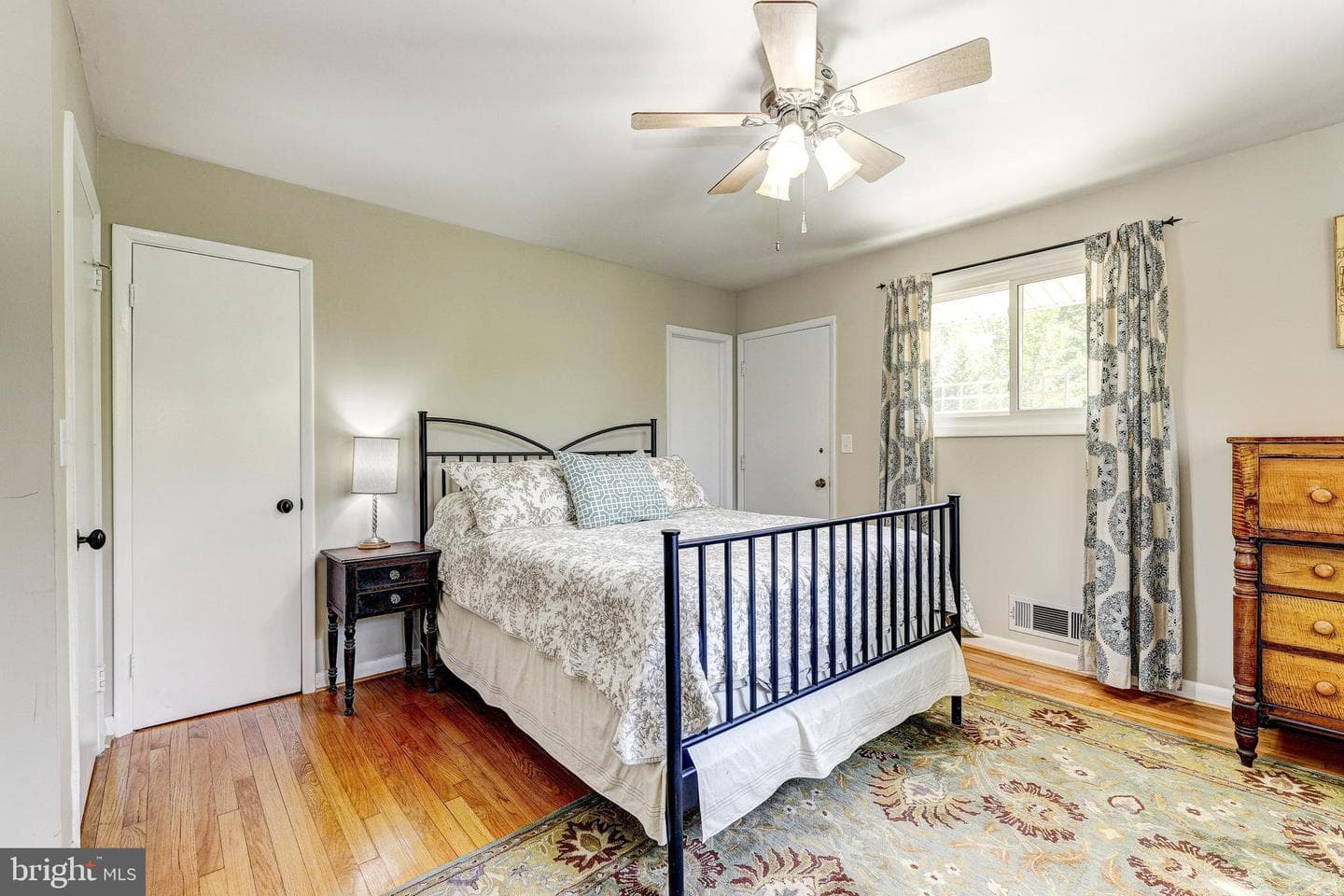 3915 Longmoor Circle photo 20