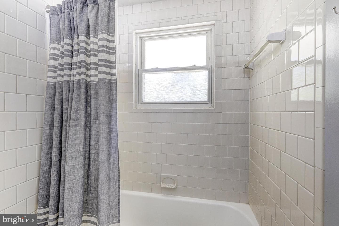 3915 Longmoor Circle photo 31