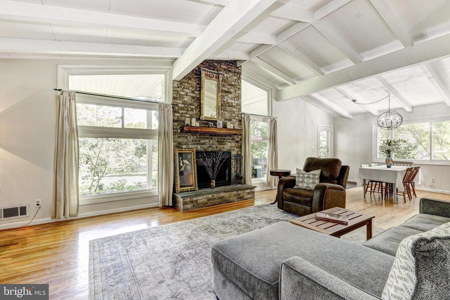 3915 Longmoor Circle photo 7