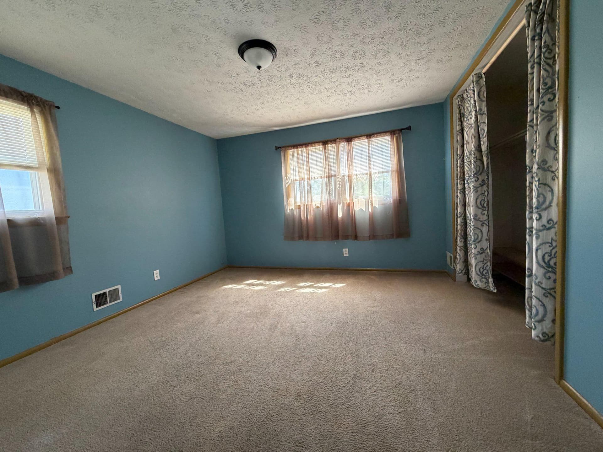 1344 Martin Drive photo 9
