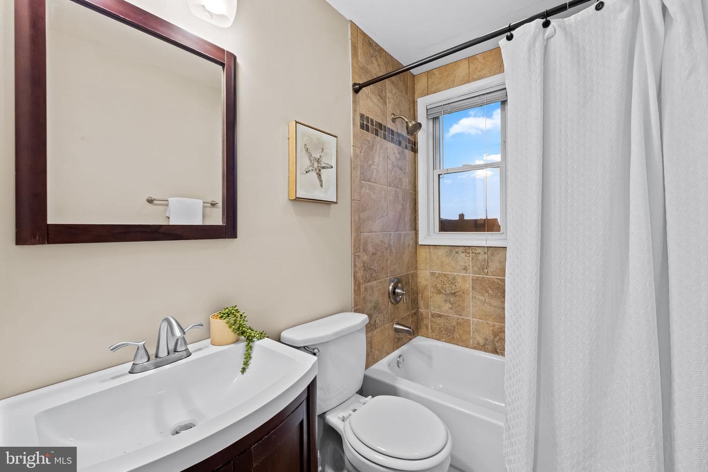 1817 Dunmere Road photo 16
