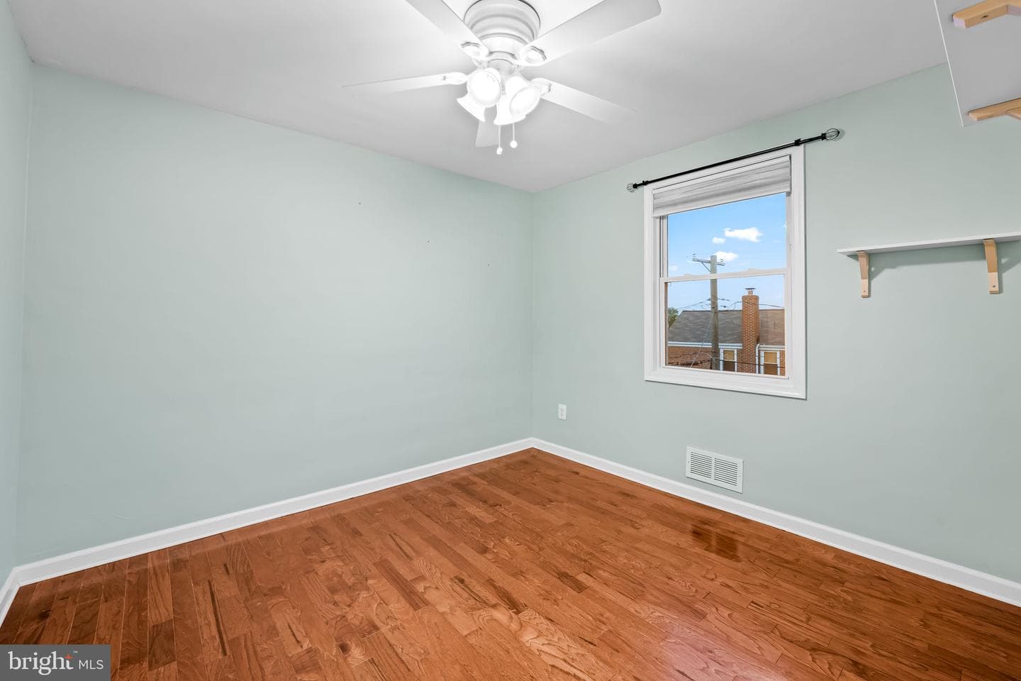 1817 Dunmere Road photo 17