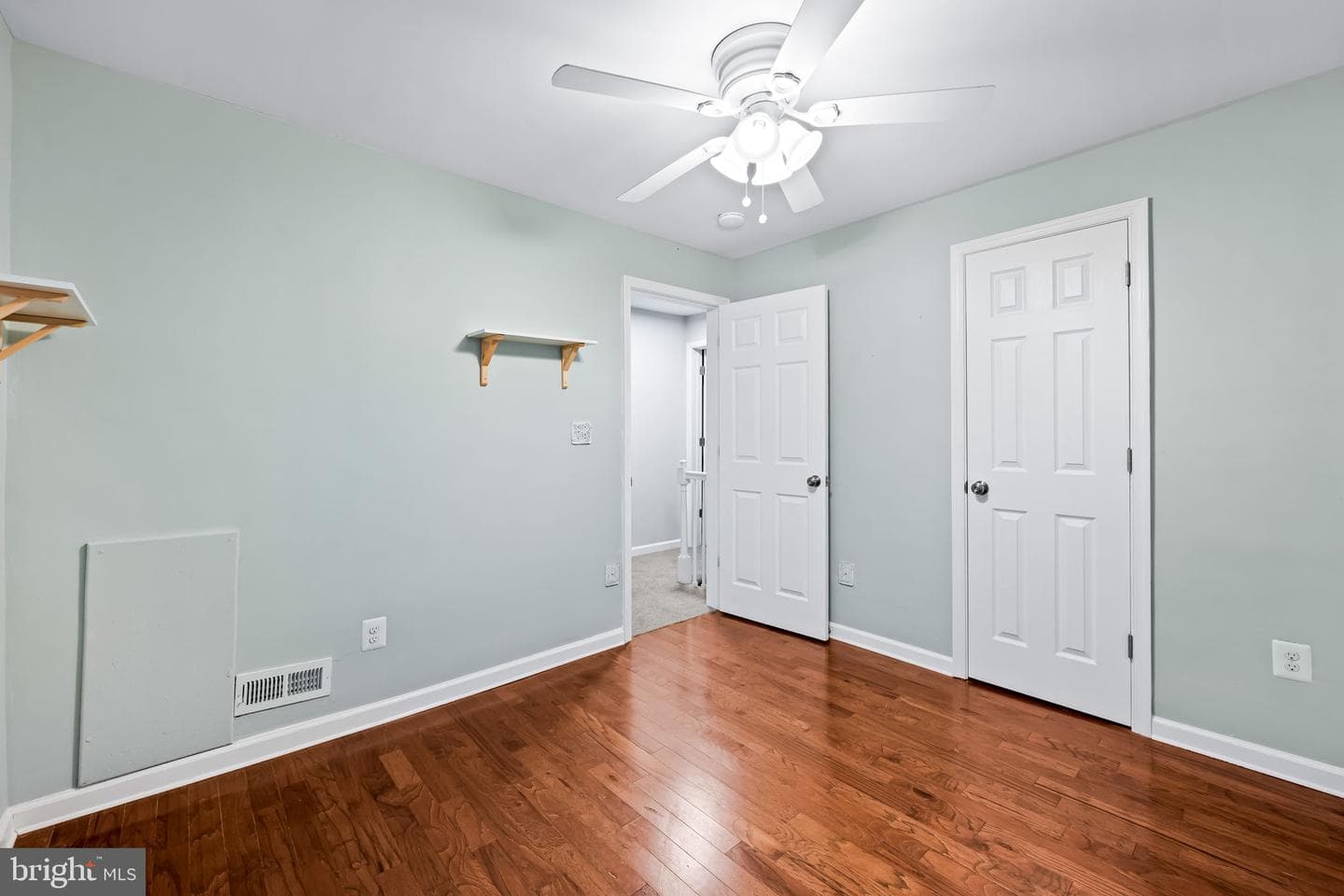 1817 Dunmere Road photo 18