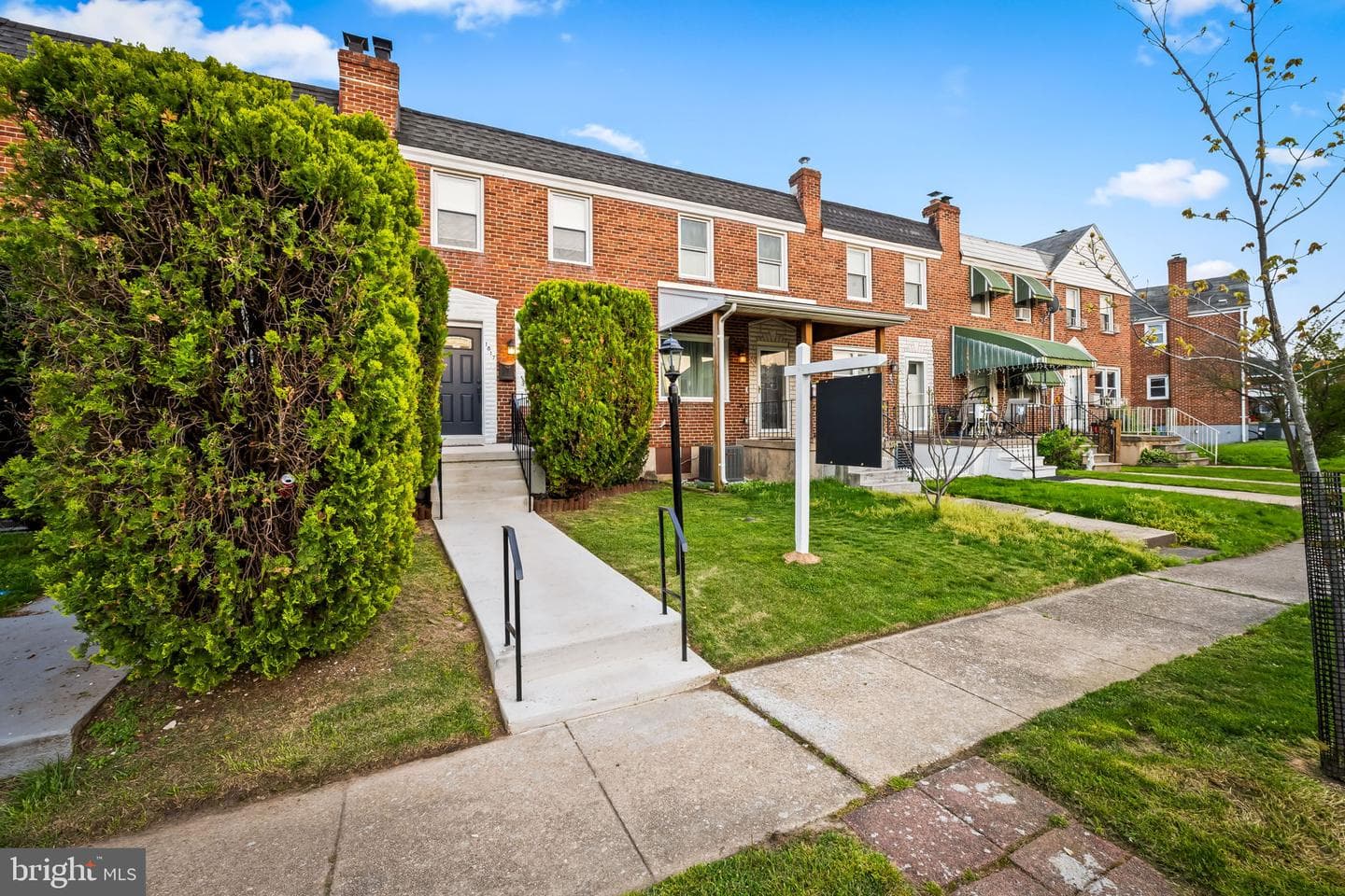 1817 Dunmere Road photo 2