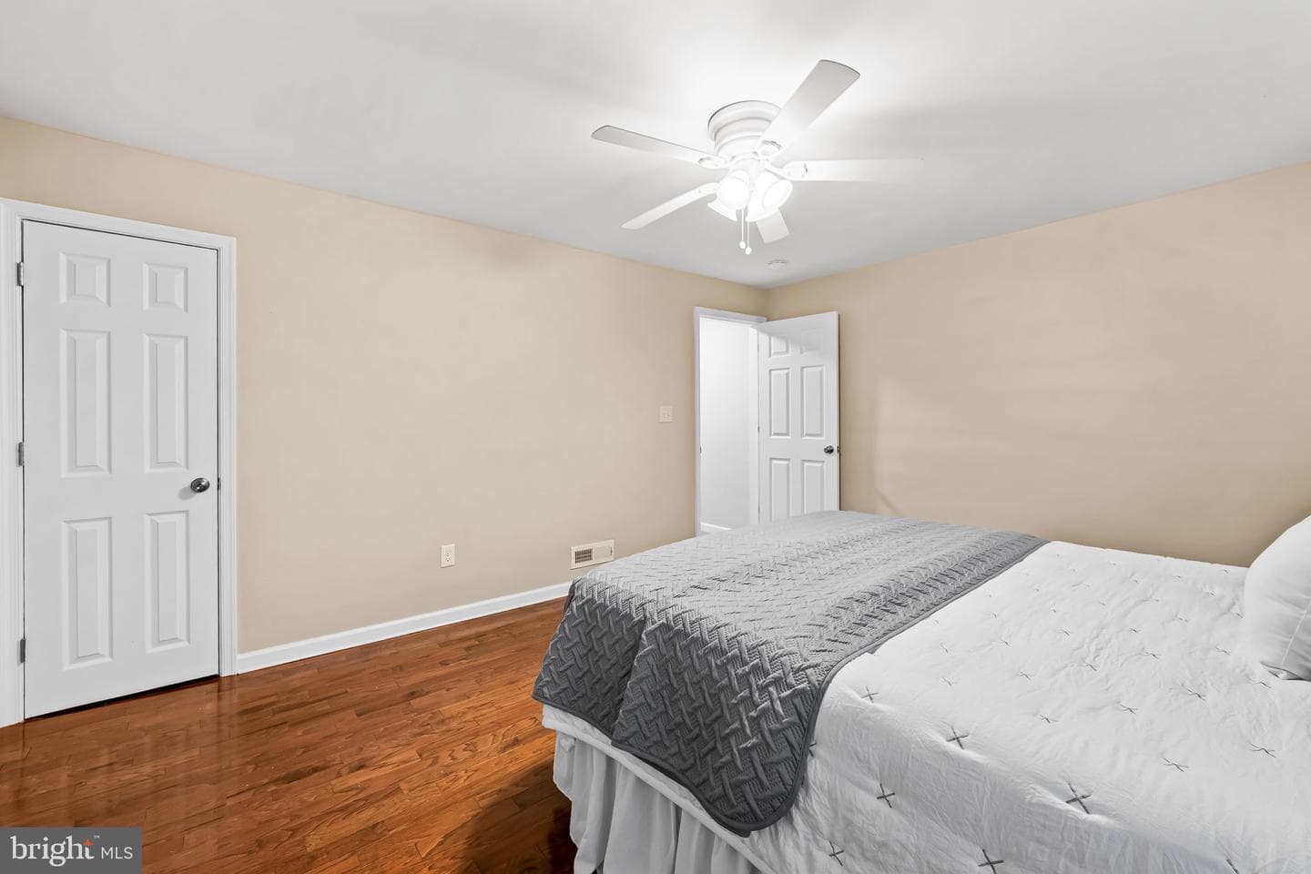 1817 Dunmere Road photo 21