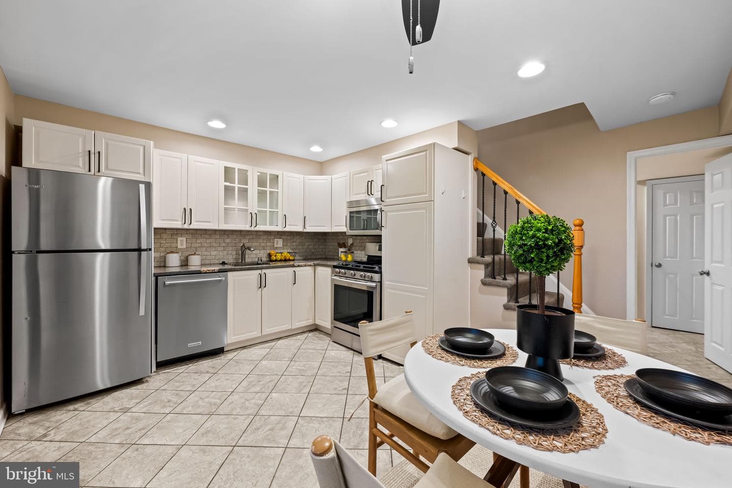 1817 Dunmere Road photo 9