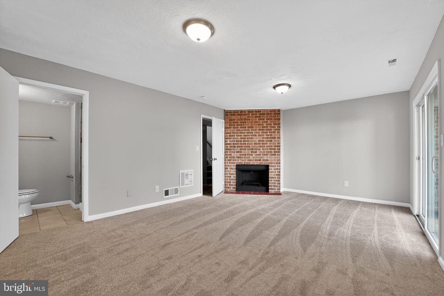 26 Maple Hollow Court photo 13