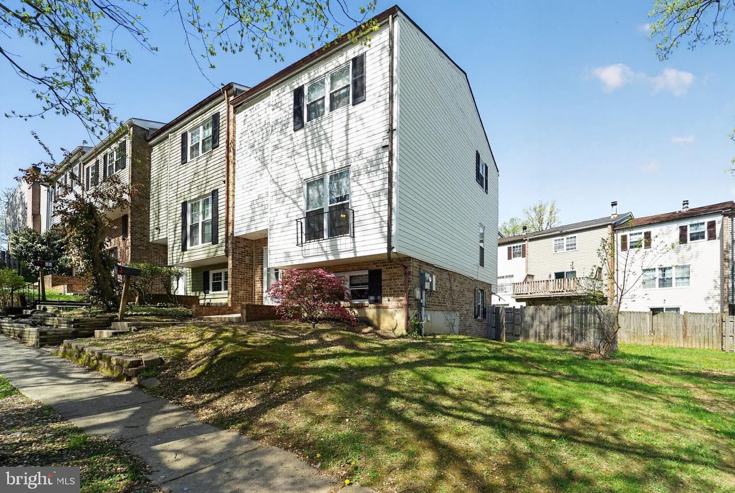 26 Maple Hollow Court photo 2
