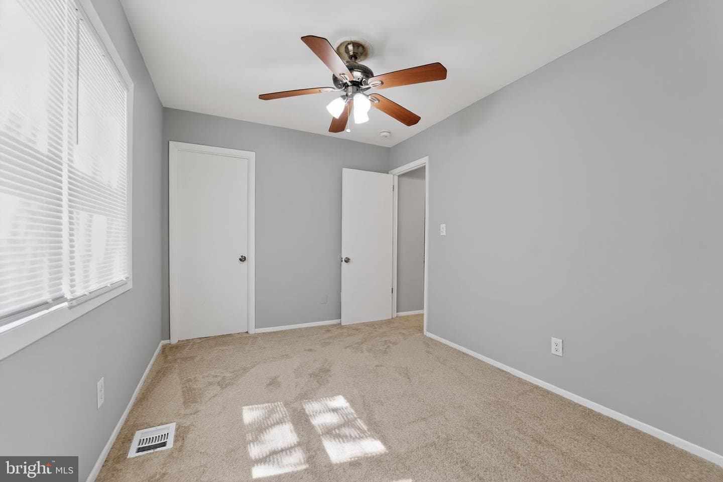 26 Maple Hollow Court photo 21