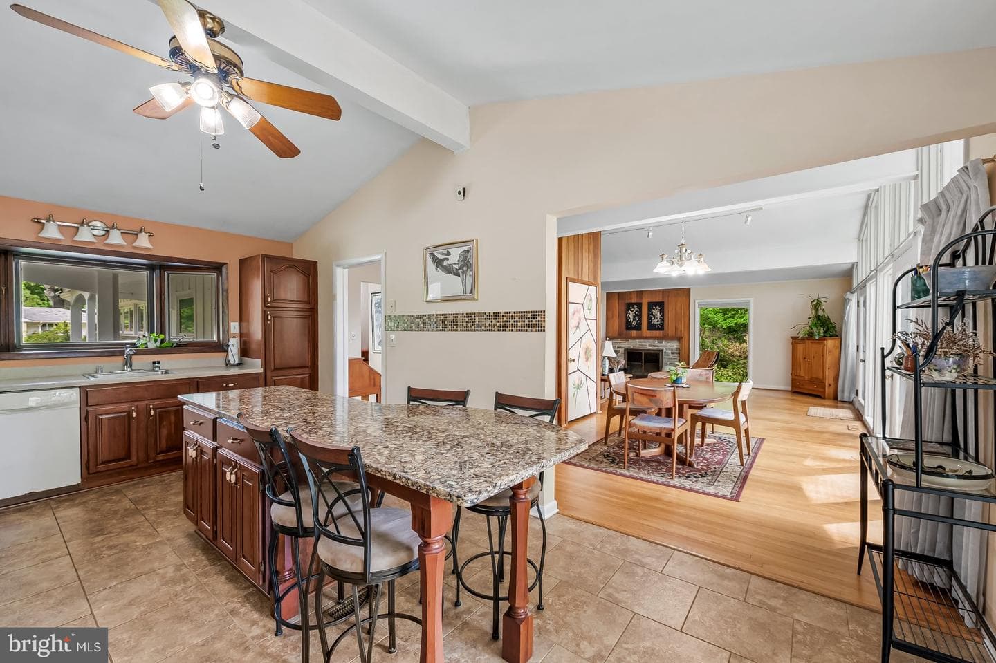 618 Lake Drive photo 10