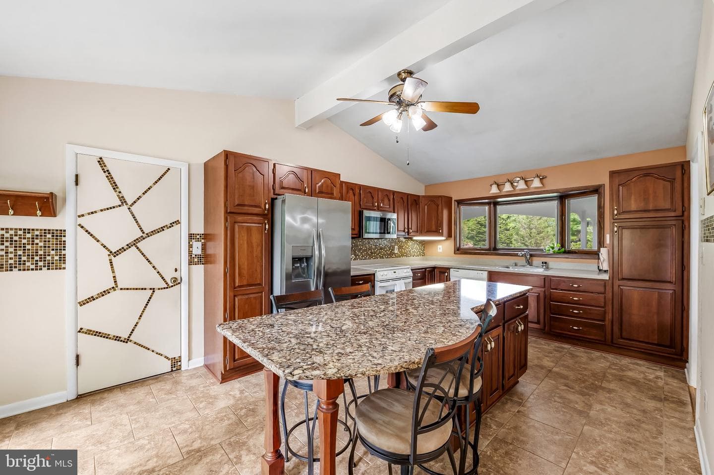 618 Lake Drive photo 12
