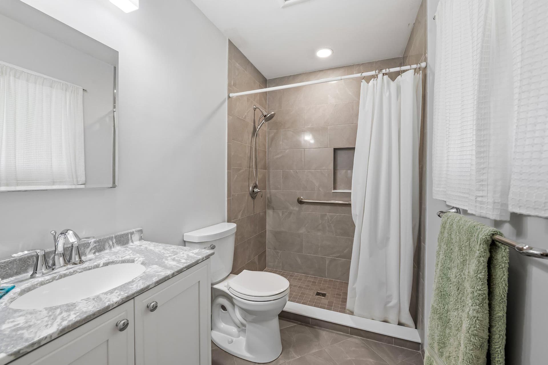 618 Lake Drive photo 19