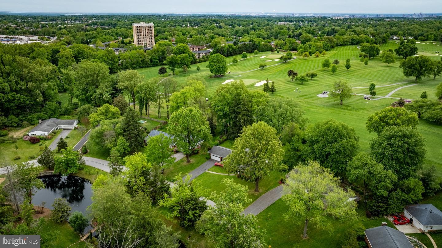 618 Lake Drive photo 45