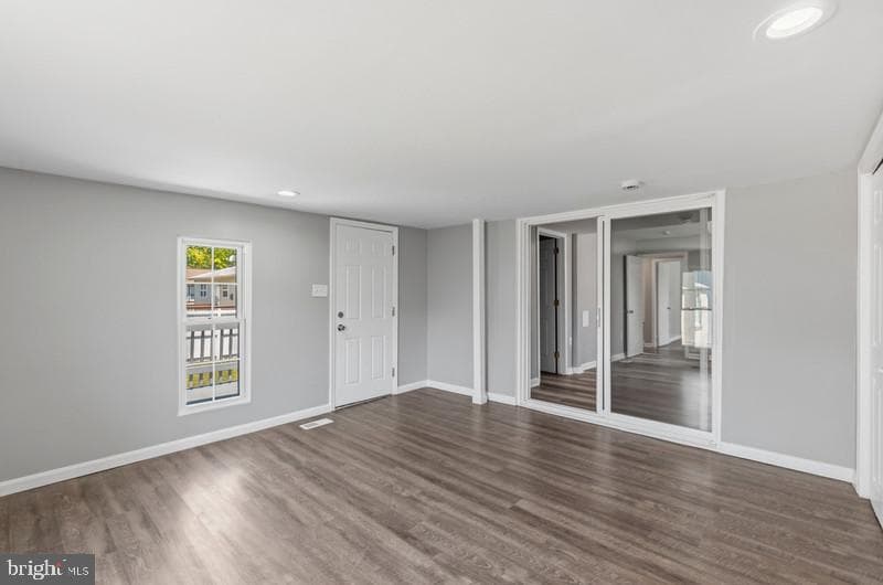 5907 Queen Anne Street photo 16
