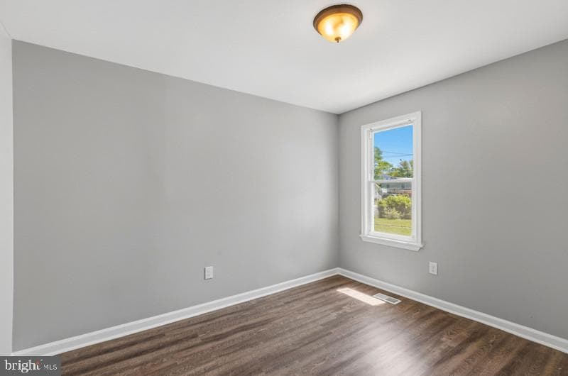 5907 Queen Anne Street photo 17