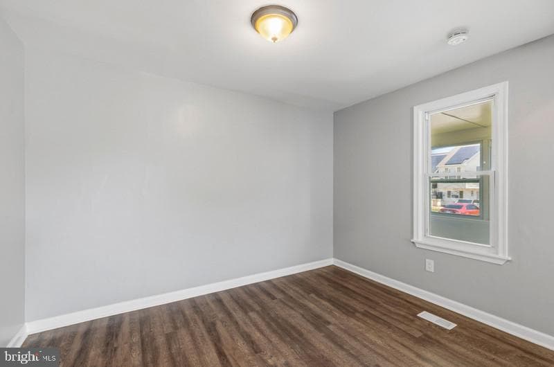 5907 Queen Anne Street photo 19