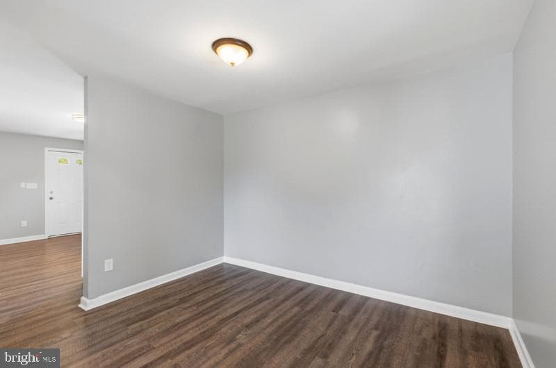 5907 Queen Anne Street photo 24
