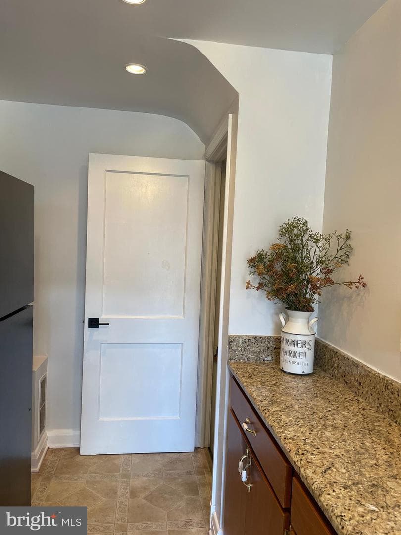 1407 Barrett Road photo 9