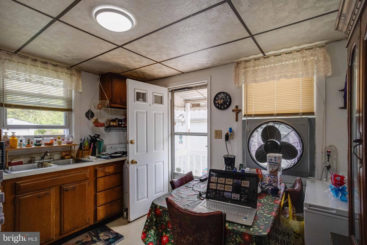 900 Renfrew Street photo 11