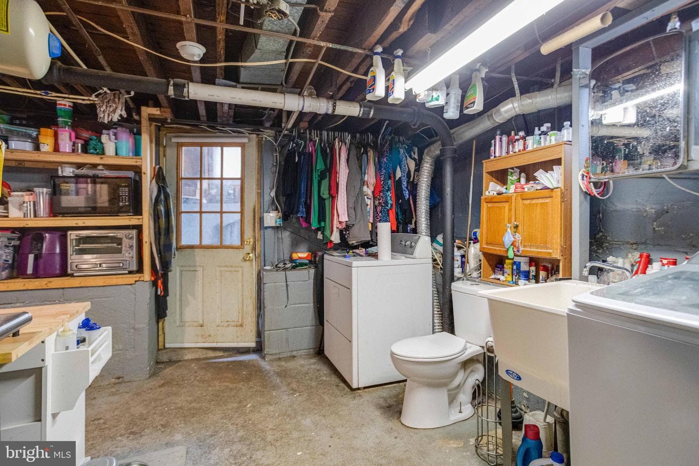 900 Renfrew Street photo 34