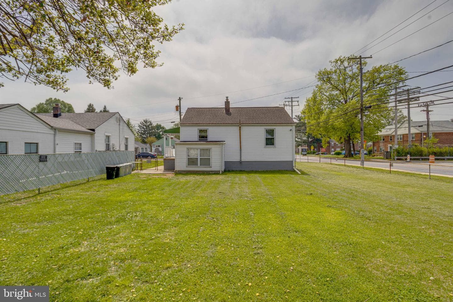 900 Renfrew Street photo 38