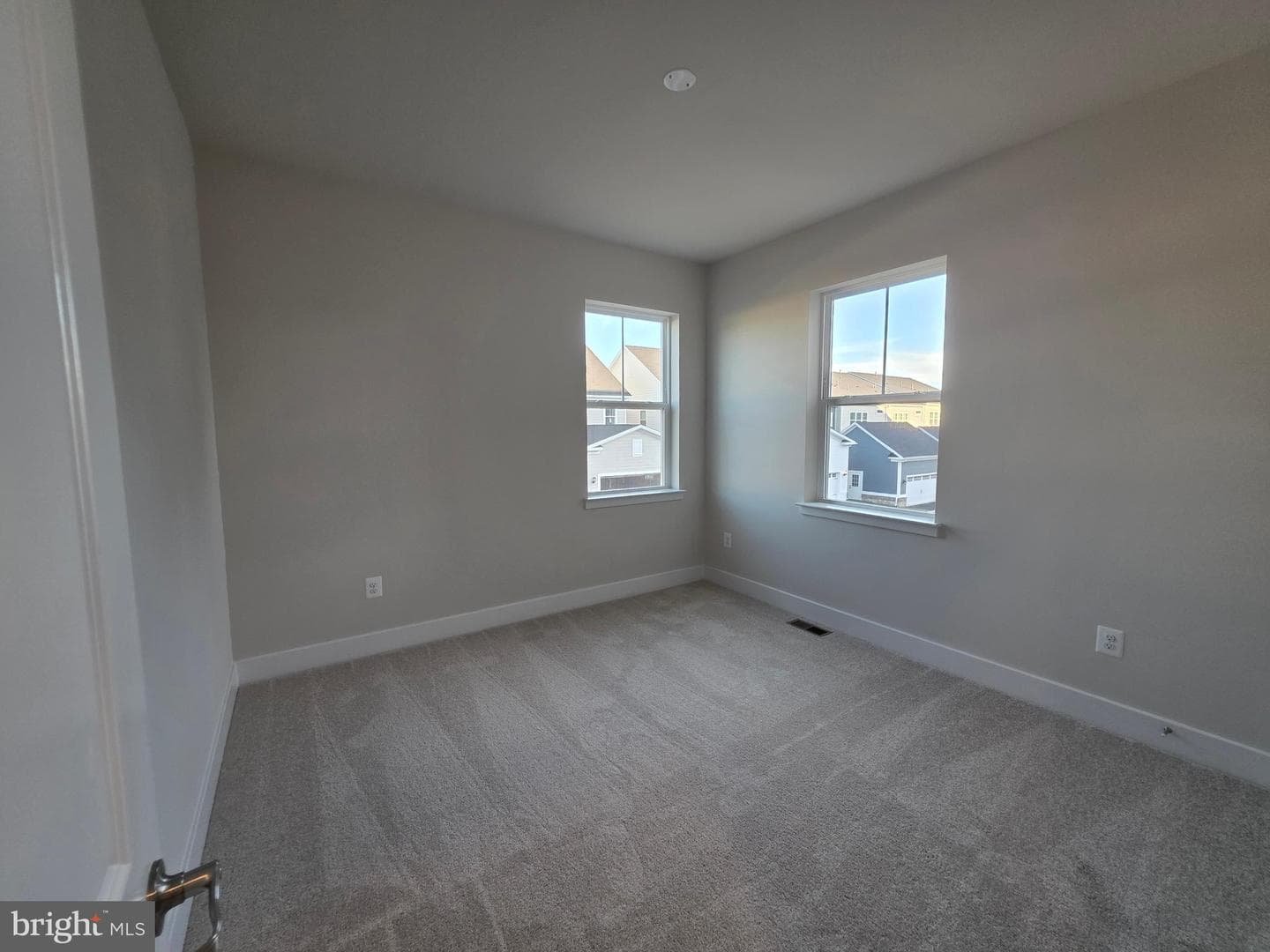 6613 Greenleigh Avenue photo 29