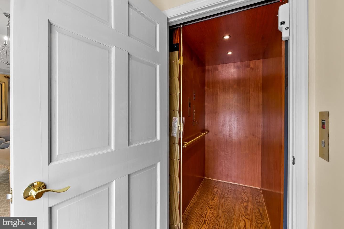 1001 W Wind Court photo 39