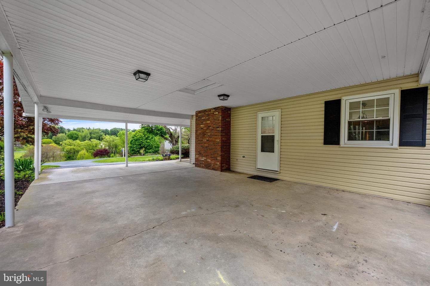 14009 Blenheim Road N photo 26