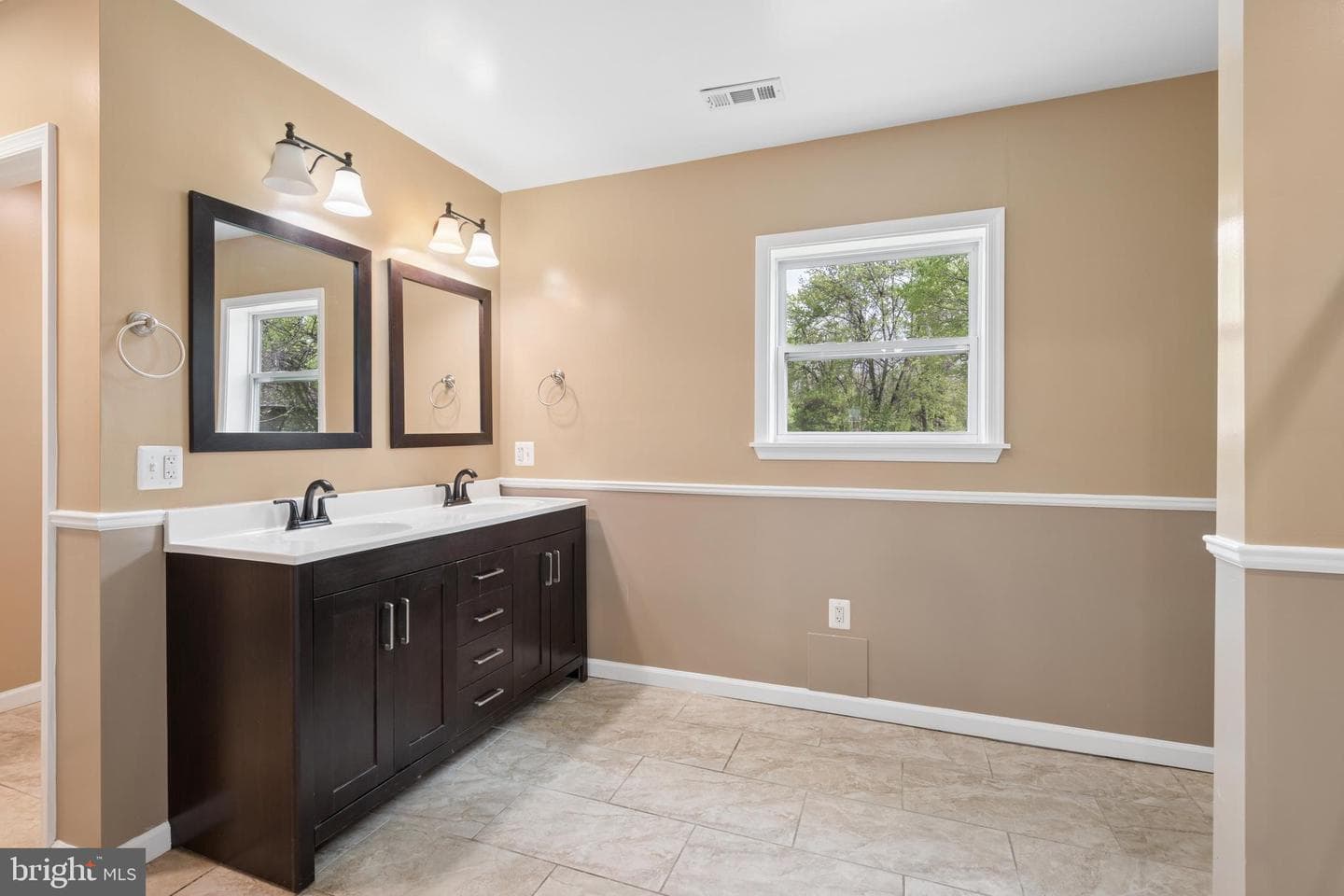 12437 Eastern Avenue photo 14
