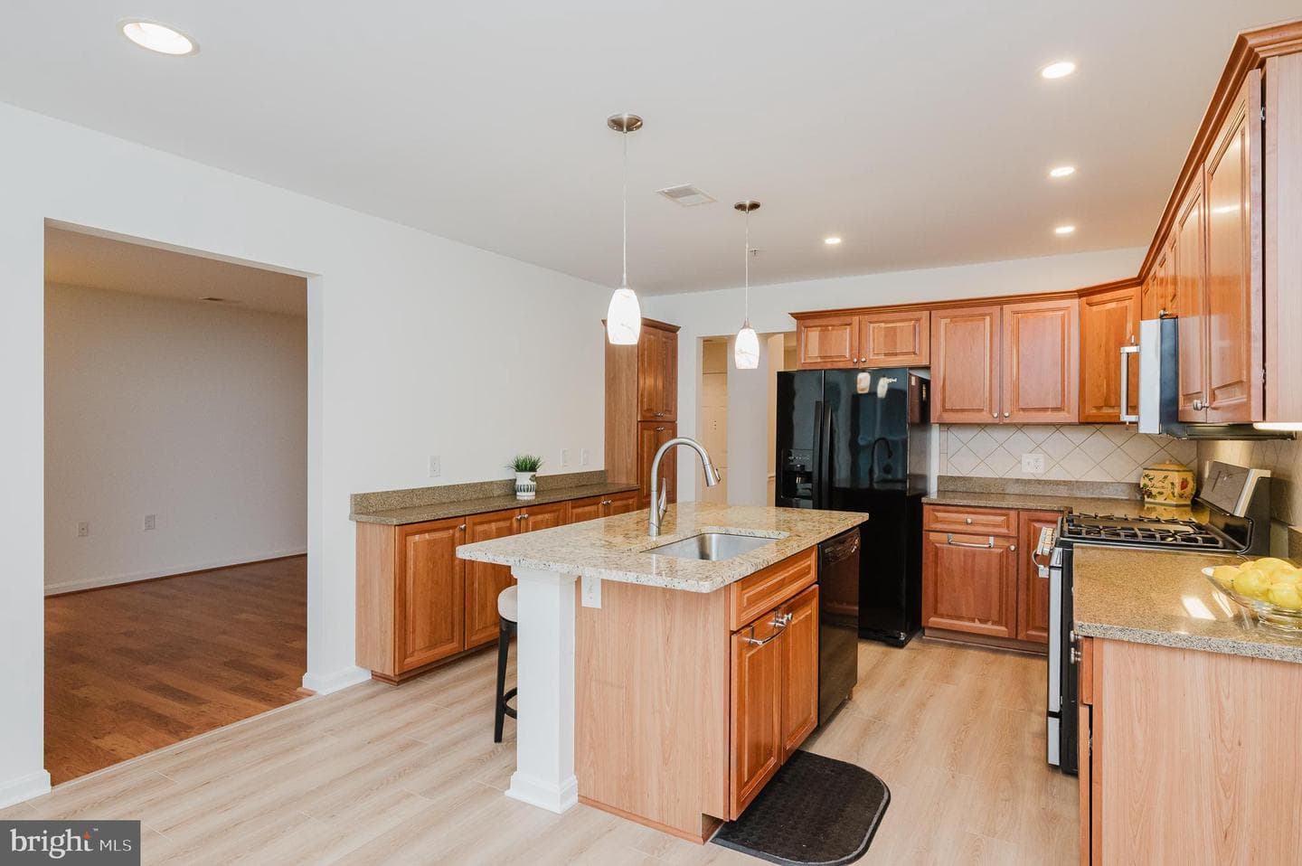 12240 Roundwood #105 photo 17