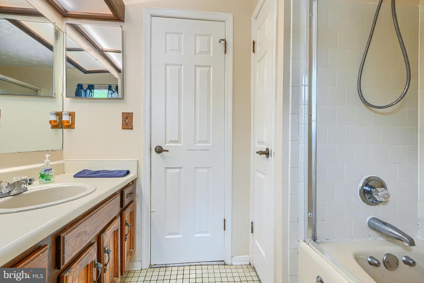 9405 Perglen Road photo 20