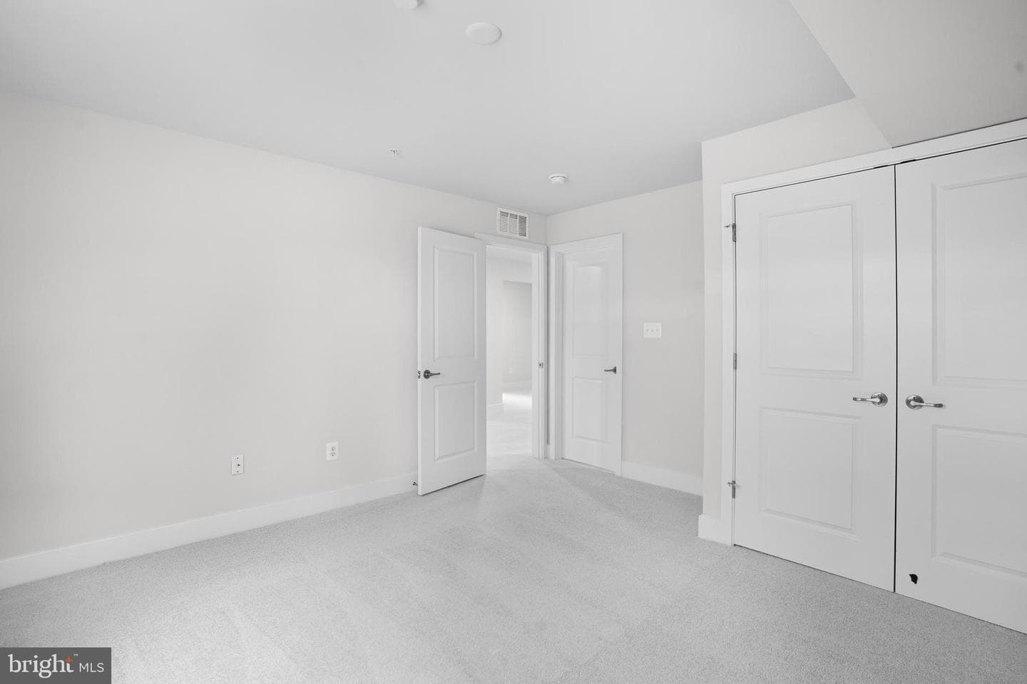 603 Harrington Street photo 35