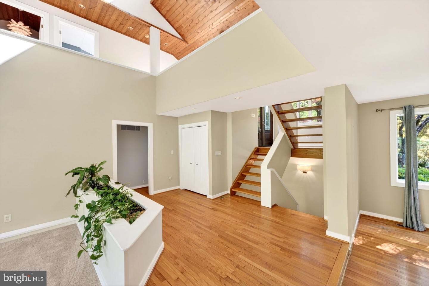 16 Seven Springs Court photo 9