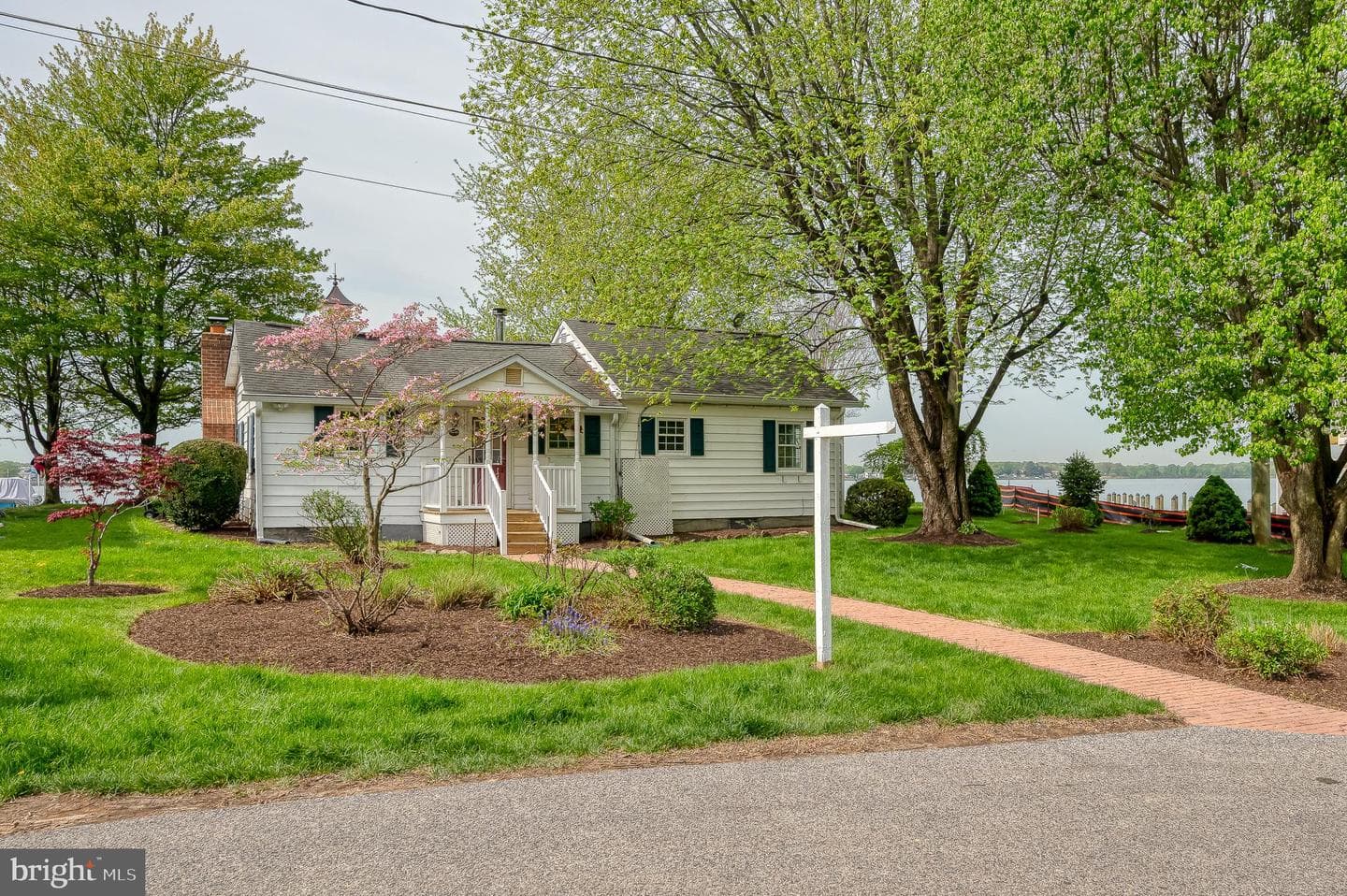 405 Walnut Grove Road photo 2